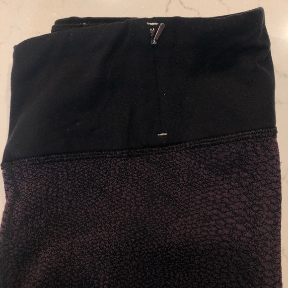 Calia Patterned Leggings - Picture 4 of 5